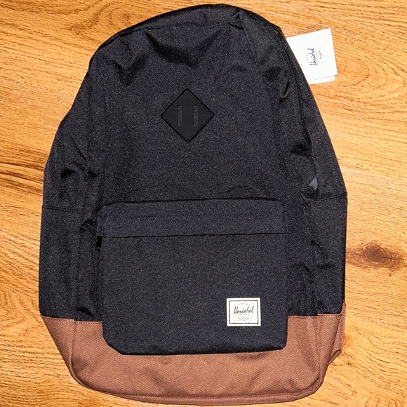 New Herschel Heritage black Backpack - Picture 1 of 3